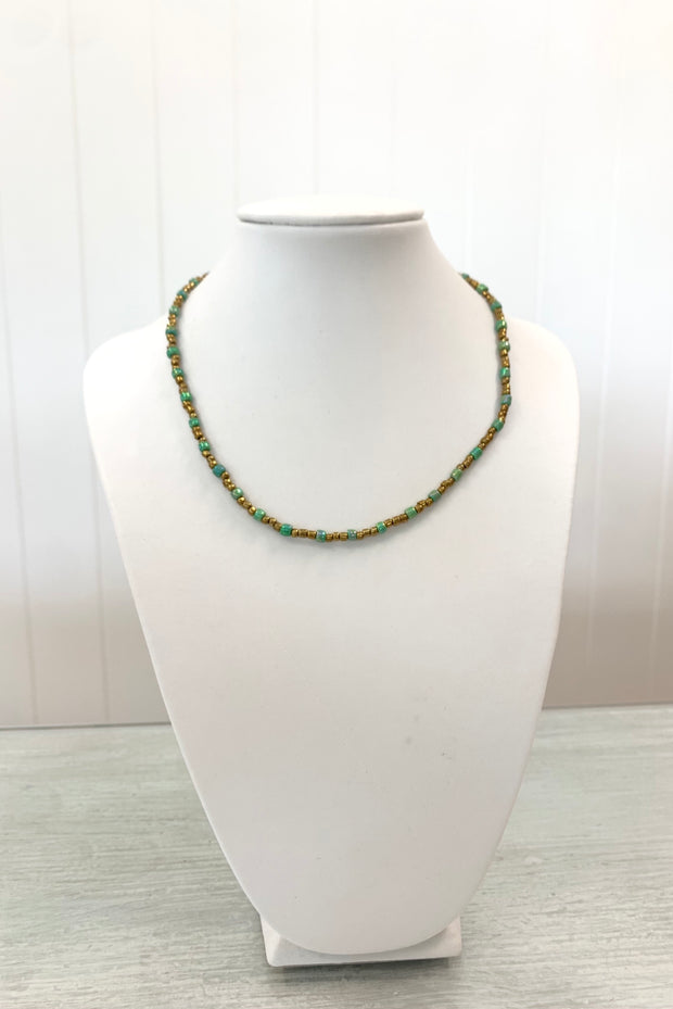 Beaded necklace - short style
