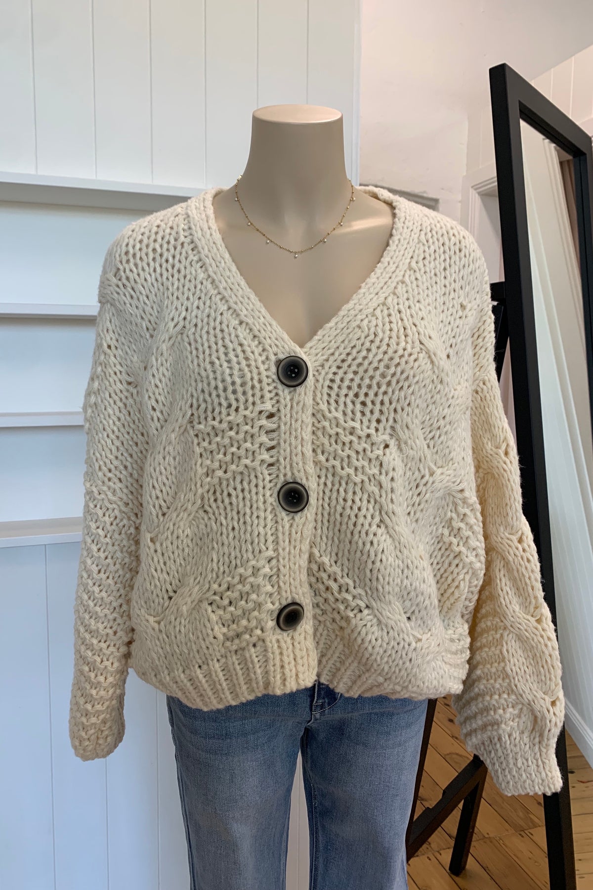 Kira chunky knit cream cardi